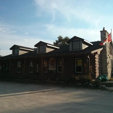 The Spirit Rock Outpost & Lodge Wiarton Exteriör bild
