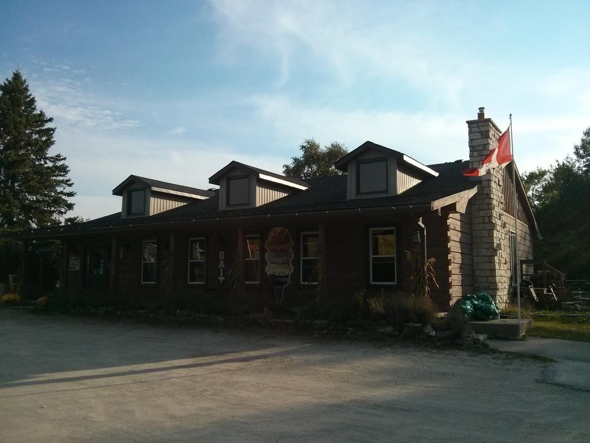 The Spirit Rock Outpost & Lodge Wiarton Exteriör bild