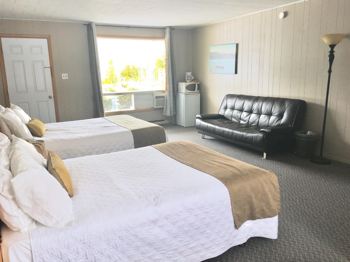 The Spirit Rock Outpost & Lodge Wiarton Exteriör bild