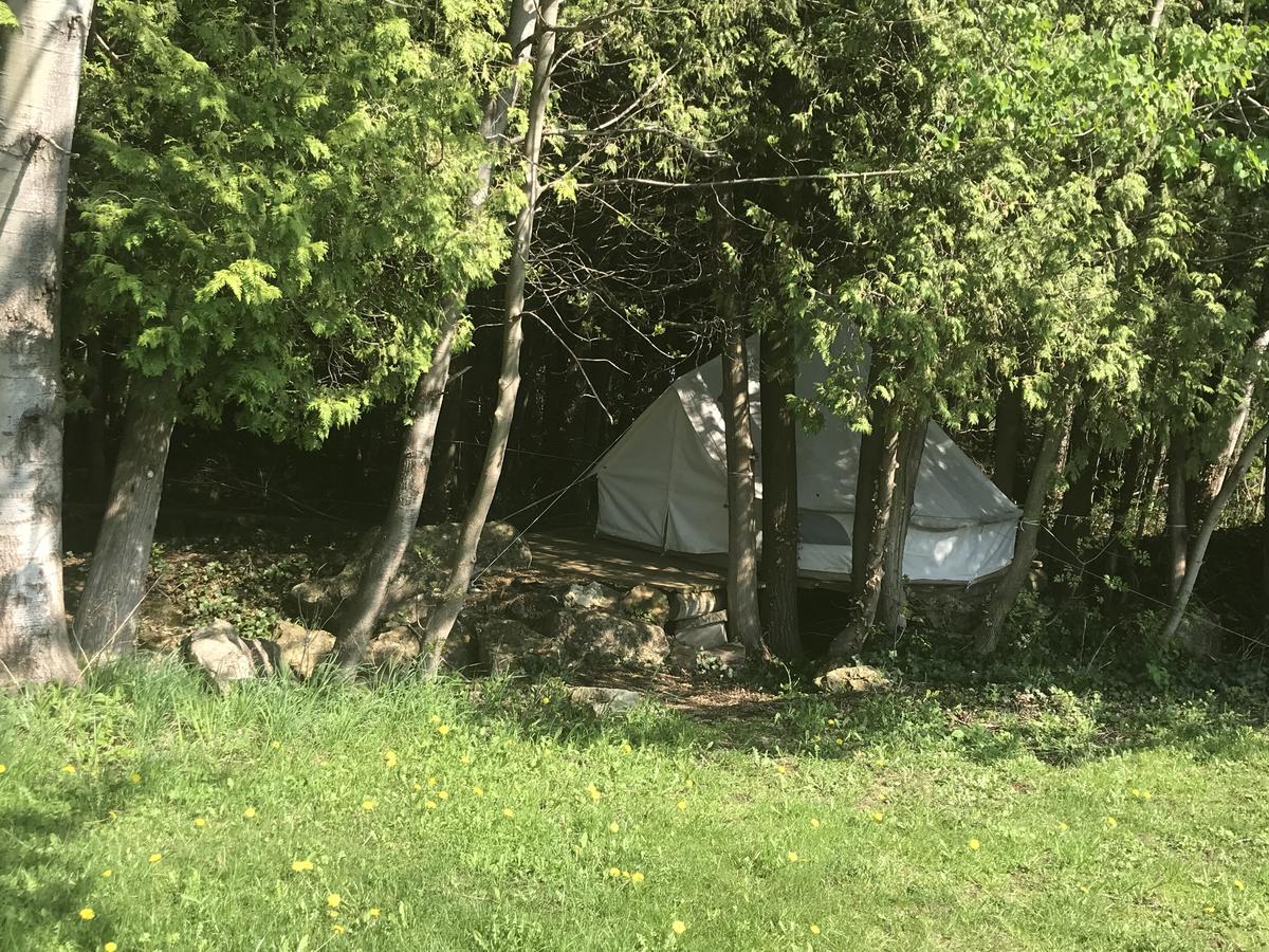 The Spirit Rock Outpost & Lodge Wiarton Exteriör bild