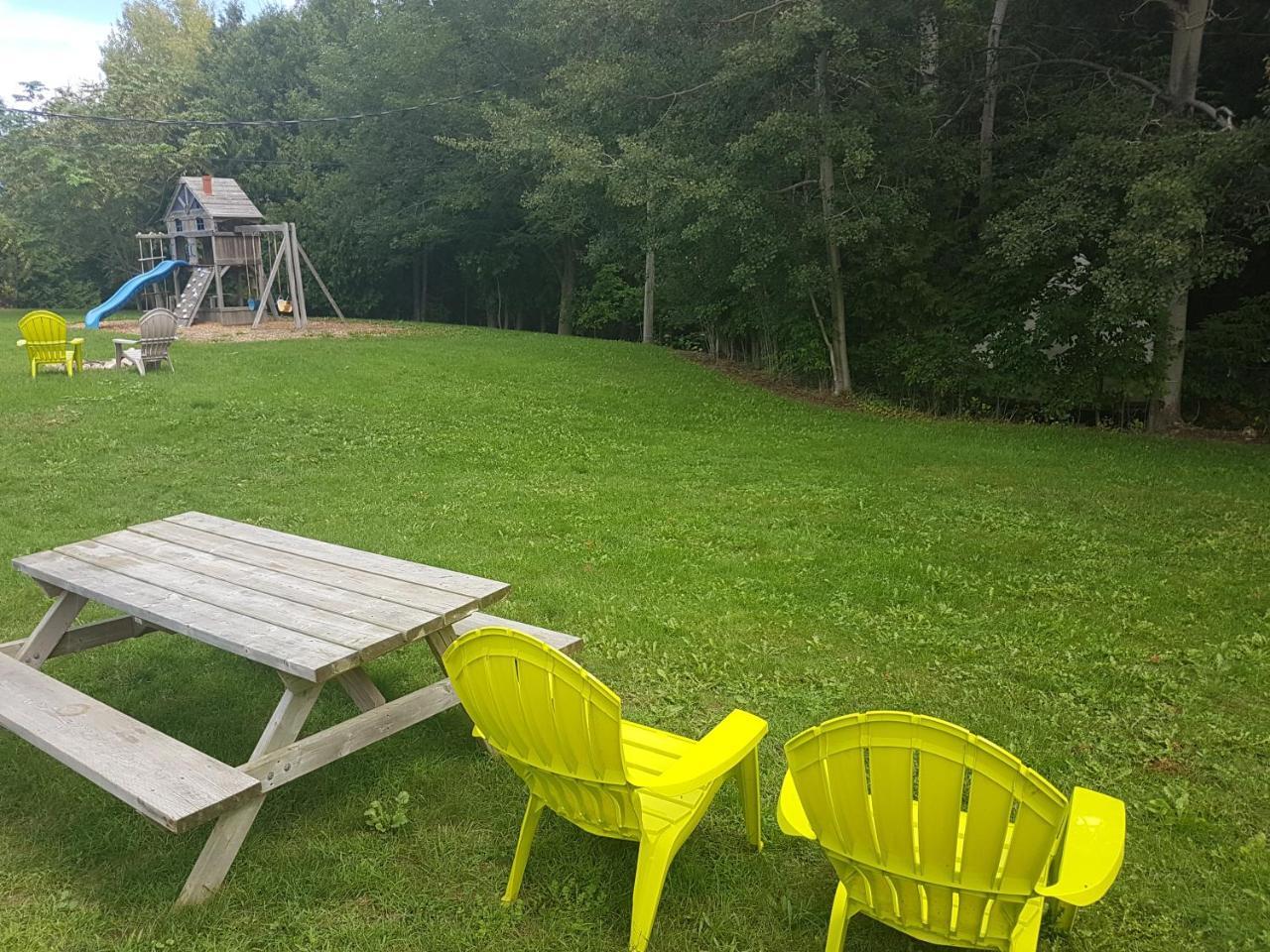 The Spirit Rock Outpost & Lodge Wiarton Exteriör bild
